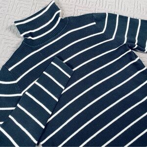 Lauren Ralph Lauren Turtleneck Sweater Size Small *small flaw see description